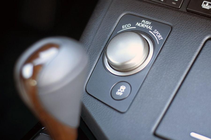 Lexus ES350 2013 года  (фото 27 из 64)